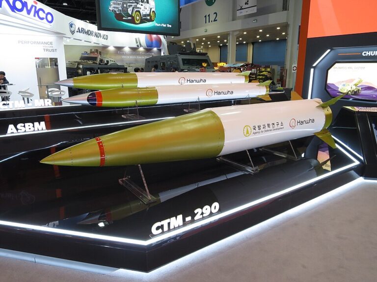 Hanwha_CTM-290_missile_at_IDEX_2025