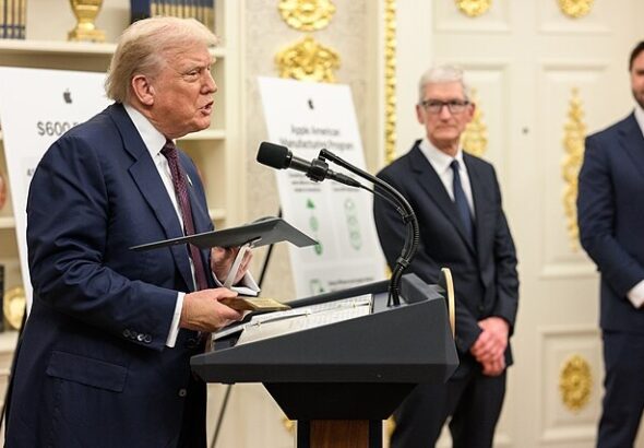 P20250806DT-0312_President_Donald_Trump_delivers_investment_remarks_alongside_Apple_CEO_Tim_Cook