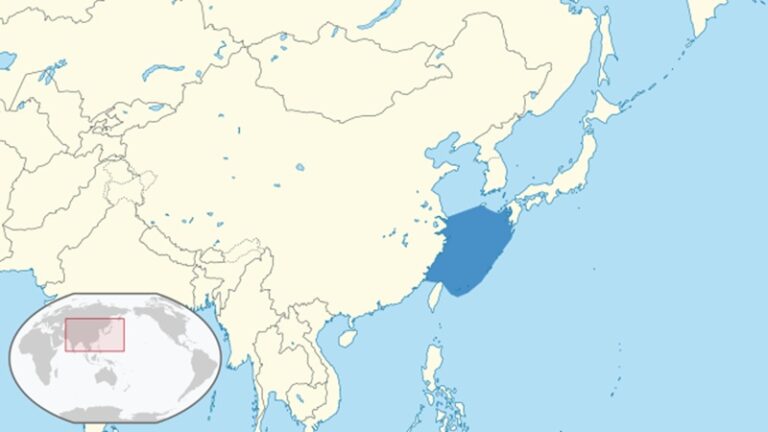 동중국
