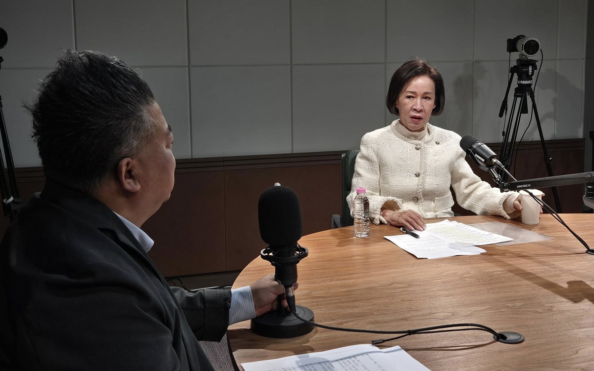 매일신문 유튜브 출연 중인 이인선 대구시당위원장