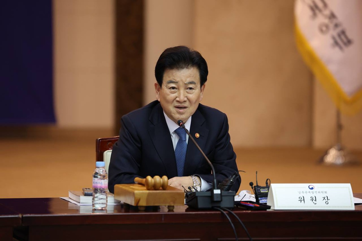 정동영 통일부 장관 회의 발언 모습