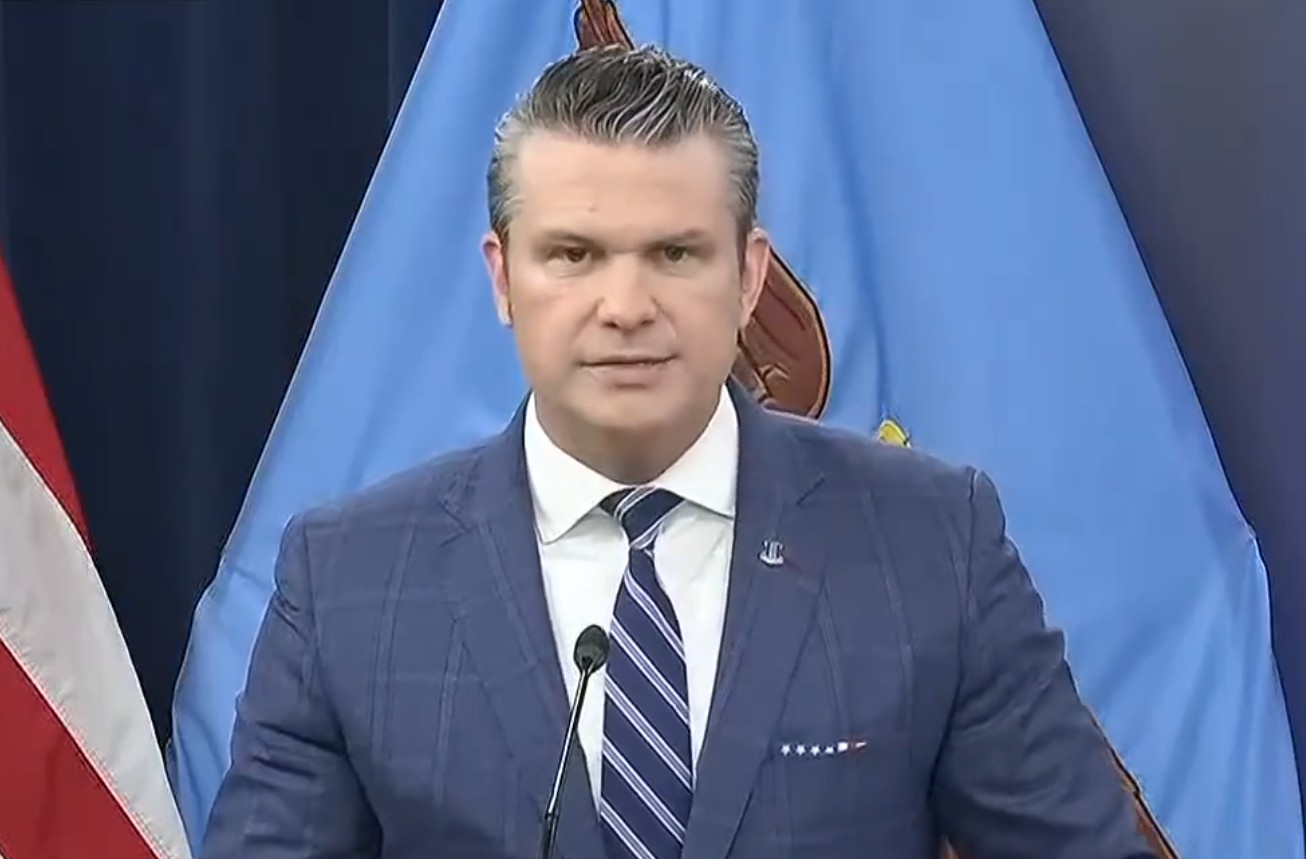 미국 국방부 장관 브리핑 모습 이란 해상 봉쇄 관련 발표 장면